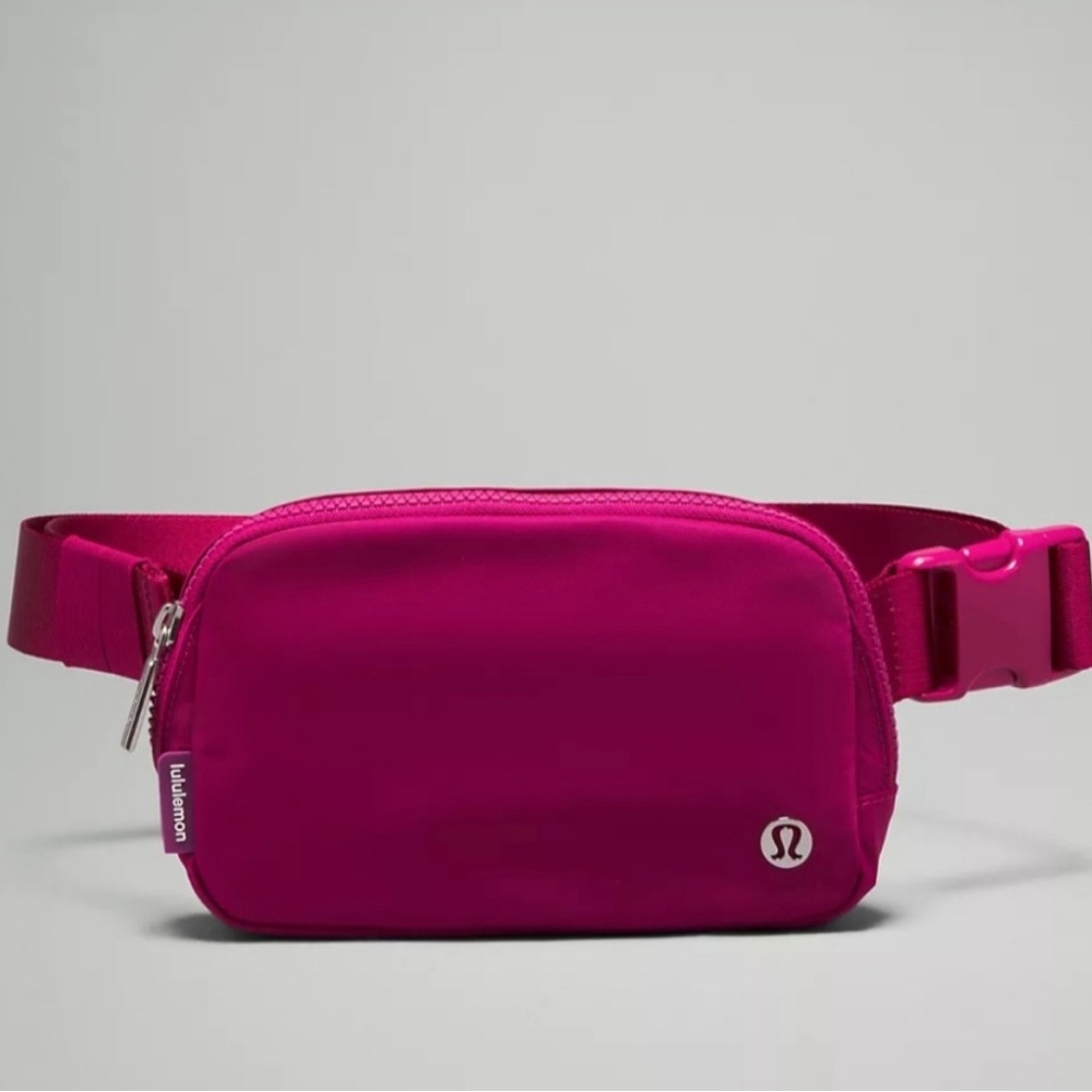 NWT Lululemon Athletica Everywhere Belt Bag 1L Wild Berry Magenta Pink NEW NIP